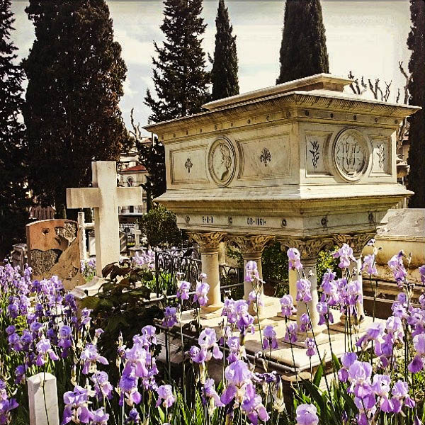 The tomb of Elizabeth Barrett Browning in the Cimitero degli Inglesi (English Cemetery) in Florence. (Photo by Alessandra)